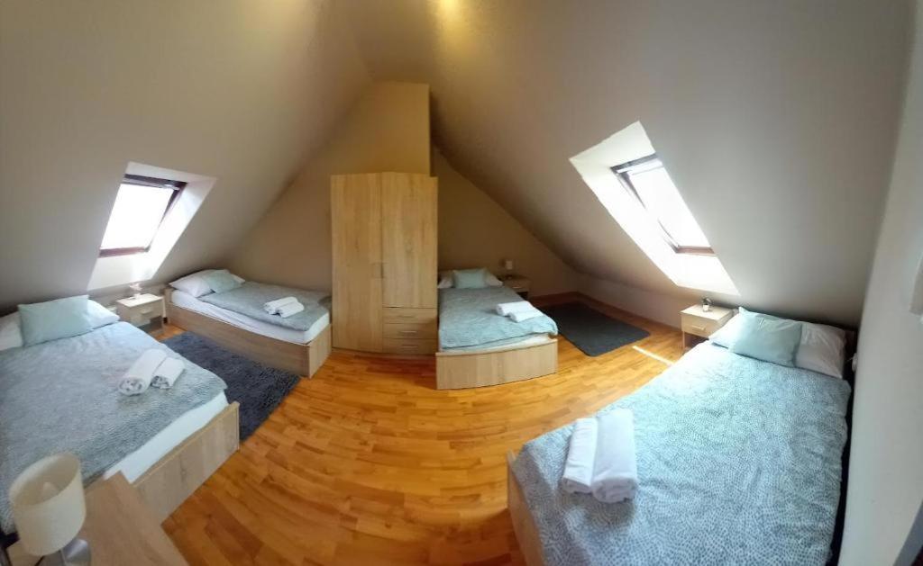 Appartamento Lujza Apartman Goedoello Esterno foto